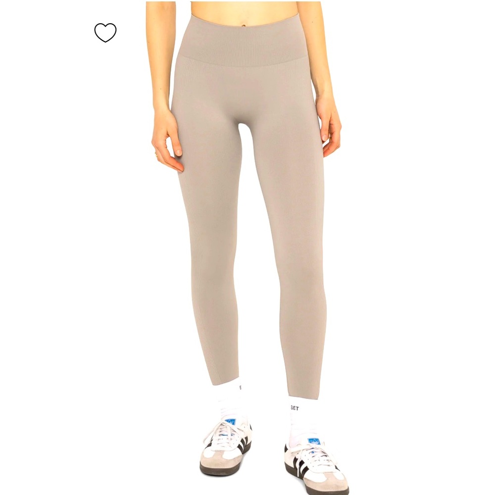 SET Active Sculptflex Leggings, Breeze. NWT. Size M.